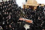 פולע גאלעריע: ניחום אבלים בחצר הקודש קרעטשניף סיגעט 