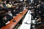 פולע גאלעריע: ניחום אבלים בחצר הקודש קרעטשניף סיגעט 