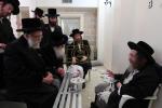 פולע גאלעריע: ניחום אבלים בחצר הקודש קרעטשניף סיגעט 
