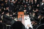 פולע גאלעריע: ניחום אבלים בחצר הקודש קרעטשניף סיגעט 