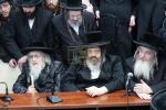 פולע גאלעריע: ניחום אבלים בחצר הקודש קרעטשניף סיגעט 
