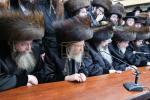 פולע גאלעריע: ניחום אבלים בחצר הקודש קרעטשניף סיגעט 