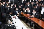 פולע גאלעריע: ניחום אבלים בחצר הקודש קרעטשניף סיגעט 