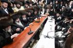 פולע גאלעריע: ניחום אבלים בחצר הקודש קרעטשניף סיגעט 
