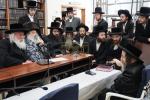 פולע גאלעריע: ניחום אבלים בחצר הקודש קרעטשניף סיגעט 