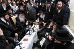 פולע גאלעריע: ניחום אבלים בחצר הקודש קרעטשניף סיגעט 