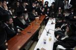 פולע גאלעריע: ניחום אבלים בחצר הקודש קרעטשניף סיגעט 