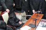 פולע גאלעריע: ניחום אבלים בחצר הקודש קרעטשניף סיגעט 