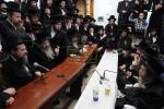 פולע גאלעריע: ניחום אבלים בחצר הקודש קרעטשניף סיגעט 