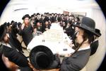 מעמד מסיבת לחיים בבית הרה"ק רבי יעקב מאיר שעכטער שליט"א לרגל הוצאה לאור הספר החדש "דורשי יחודך" יסודי היהדות ח"ב