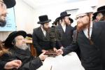 מעמד מסיבת לחיים בבית הרה"ק רבי יעקב מאיר שעכטער שליט"א לרגל הוצאה לאור הספר החדש "דורשי יחודך" יסודי היהדות ח"ב