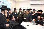 מעמד מסיבת לחיים בבית הרה"ק רבי יעקב מאיר שעכטער שליט"א לרגל הוצאה לאור הספר החדש "דורשי יחודך" יסודי היהדות ח"ב