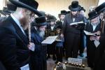הקמת המצבה פון כ"ק אדמו"ר מקרעטשניף סיגעט זצ"ל 