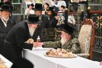 מעמד קבלת פנים בחצר הקודש וויזניץ נאכן צוריק קומען פון כ"ק אדמו"ר מוויזניץ שליט"א נאכן צוריק קומען פון שווייץ