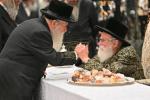 מעמד קבלת פנים בחצר הקודש וויזניץ נאכן צוריק קומען פון כ"ק אדמו"ר מוויזניץ שליט"א נאכן צוריק קומען פון שווייץ