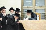 כ"ק אדמו"ר מצאנז שליט"א ביי קבלת קהל בבית מדרשו אין קרית צאנז ירושלים.   