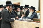 כ"ק אדמו"ר מצאנז שליט"א ביי קבלת קהל בבית מדרשו אין קרית צאנז ירושלים.   