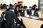 כ"ק אדמו"ר מצאנז שליט"א ביי קבלת קהל בבית מדרשו אין קרית צאנז ירושלים.   