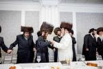 שמחת החתונה בחצרות גאלאנטא ברעזנא ווינא טענקא 