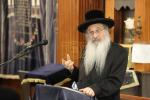 הרה"ג ר' פנחס פאדווא שליט"א גאב"ד קהילת שומרי הדת אין אנטווערפן און רב דמערכת הכשרות המהודרת חוג חתם סופר פתח תקוה ביי א באזוך אין ארה"ק צו מיטהאלטן די השגחה און הידורים פון די נאנט