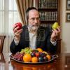 Main image for כ"ק ראב"ד סקווירא שליט"א שאלה בענין רצה לברך על תפוח ואכל אגס