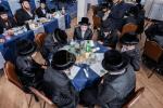 פייערליכע סיום מסכת סוכה אפגעראכטן ברוב פאר והדר דורך די חשוב'ע בחורי חמד פון "ישיבת היכל התלמוד" בראשות הרב יואל ביטמאן שליט"א