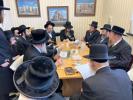מעמד לחיים וסעודת הודאה לרגל די געווינס אין געריכט קעגן דעם גזירת החינוך 