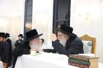 כ"ק אדמו"ר מצאנז שליט"א נעמט אויף קהל חסידיו אין שטאט אלעד