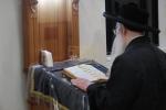 כ"ק אדמו"ר מצאנז שליט"א נעמט אויף קהל חסידיו אין שטאט אלעד