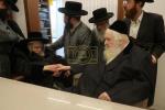 כ"ק אדמו"ר מתולדות אברהם יצחק שליט"א באזוכט ביי כ"ק גאב"ד ירושלים שליט"א 