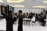 הגה"צ אב"ד צאנז ארה"ב שליט"א אויף א ביקור חיזוק בקרב בני קהילתו לרגל ימים הנוראים הבעלל"ט