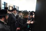 הגה"צ אב"ד צאנז ארה"ב שליט"א אויף א ביקור חיזוק בקרב בני קהילתו לרגל ימים הנוראים הבעלל"ט