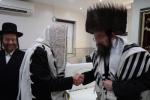 הגה"צ אב"ד צאנז ארה"ב שליט"א אויף א ביקור חיזוק בקרב בני קהילתו לרגל ימים הנוראים הבעלל"ט