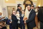 צום ערשטן מאל איז פארגעקומען א הכנסת ס"ת ביי א אידישע קהילה נעבן יאפאן און אלאסקע
