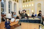 צום ערשטן מאל איז פארגעקומען א הכנסת ס"ת ביי א אידישע קהילה נעבן יאפאן און אלאסקע