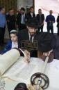 צום ערשטן מאל איז פארגעקומען א הכנסת ס"ת ביי א אידישע קהילה נעבן יאפאן און אלאסקע