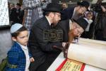 צום ערשטן מאל איז פארגעקומען א הכנסת ס"ת ביי א אידישע קהילה נעבן יאפאן און אלאסקע