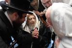 ברית היינט אין שטוב פון הרה"ק רבי יעקב מאיר שעכטער שליט"א בהשתתפות הגרי"מ ארלענגער 