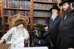 כ"ק אדמו"ר מקרעטשניף סיגעט שליט"א באזוכט ביי גדולי ישראל לרגל הכתרתו לאדמורו"ת