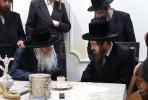 כ"ק אדמו"ר מסאדיגורה שליט"א באזוכט ביי כ"ק אדמו"ר מקרעטשניף שליט"א, לברך ולהתברך בברכת השנים 