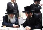 כ"ק אדמו"ר מסאדיגורה שליט"א באזוכט ביי כ"ק אדמו"ר מקרעטשניף שליט"א, לברך ולהתברך בברכת השנים 