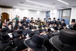 קביעות מזוזה ביהמ"ד קיט"ל בניני יאקאבאוויטש - לי גארדענס אין וויליאמסבורג