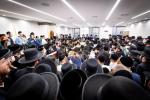 קביעות מזוזה ביהמ"ד קיט"ל בניני יאקאבאוויטש - לי גארדענס אין וויליאמסבורג
