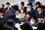 קביעות מזוזה ביהמ"ד קיט"ל בניני יאקאבאוויטש - לי גארדענס אין וויליאמסבורג