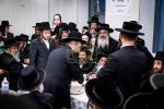 קביעות מזוזה ביהמ"ד קיט"ל בניני יאקאבאוויטש - לי גארדענס אין וויליאמסבורג