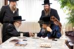 באזוך פון כ"ק אדמו"ר מסערדאהעלי ביי כ"ק אדמו"ר מבאבוב 45 שליט"א 