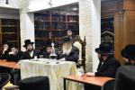 כ"ק מרן אדמו"ר מקרעטשניף שליט"א ביי תפילת שחרית און מסיבת לחיים בהיכל ישיבתו המעטירה ישיבת מבצר התורה קרעטשניף אין אלעד ווי דער רבי שליט"א האט משמיע געווען דברי התעוררות והכנה לקראת די ימי הרחמים 