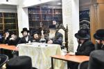 כ"ק מרן אדמו"ר מקרעטשניף שליט"א ביי תפילת שחרית און מסיבת לחיים בהיכל ישיבתו המעטירה ישיבת מבצר התורה קרעטשניף אין אלעד ווי דער רבי שליט"א האט משמיע געווען דברי התעוררות והכנה לקראת די ימי הרחמים 