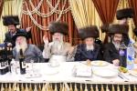 שמחת בית וויטעפסק - סערעדנא - קאסוב ירושלים -- חתונת בת האדמו"ר מוויטעפסק עם נכד האדמו"ר מסערעדנא וחתן האדמו"ר מקאסוב ירושלים -
