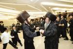שמחת החתונה לבן האדמו"ר מביאלא בית שמש החתן הרב שלמה לייב עב"ג הכלה בת הגה"צ ר' אהרן וואזנר וחתן גאב"ד לאנדאן לרפו"ש 
